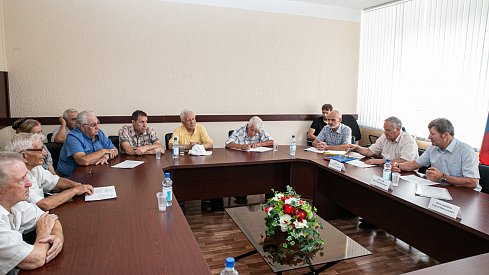 Владимир Фролов встретился с «детьми войны»